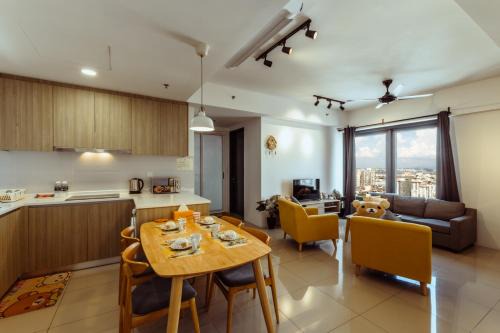 Muji X Rilakkuma - Seaview 3BR at 218 Tropicana Near Komtar Food Heaven with Netflix & TV Box