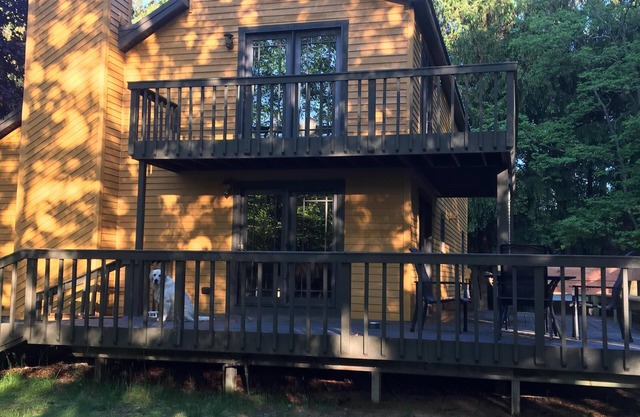 Multi- family home, 3 levels of living space, King size beds.