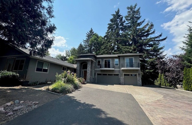 Multi-Generation Friendly 5BR Luxury Home, Ideal for Extended Stays Pets Welcome
