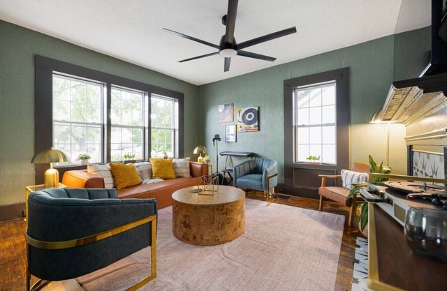 Music Vibes Near Downtown Kpt - 4br - Fenced yard