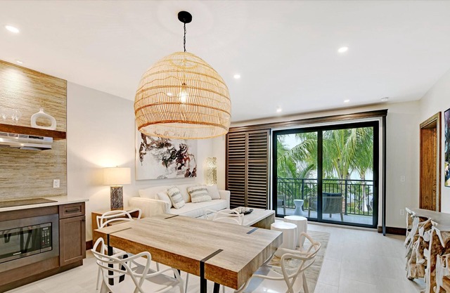 MUST...BUILD...SANDCASTLES!...... Tons of room in these 2 bedroom suites at Bali Hai