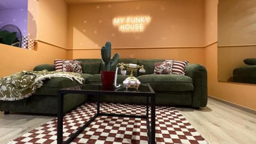 My Funky House - Manage - Spa, jacuzzi, billard, cinéma, Nintendo Switch, karaoké