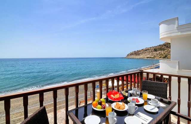Myrtos Mare Suites - Seafront Maisonette