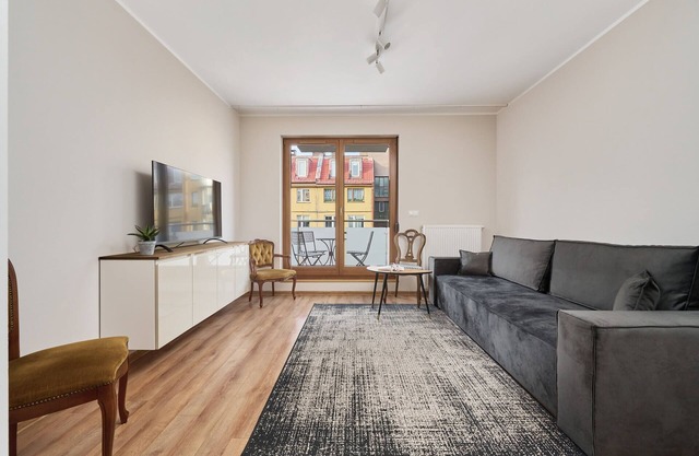 Na Szańcach 8E | Spacious Apartment | Balcony