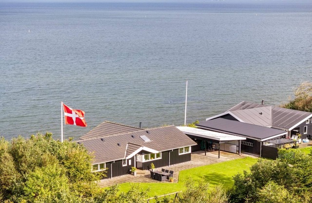 "Næwe" - 10m to the fjord by Interhome