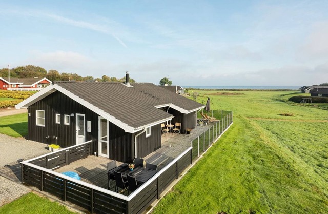 "Naia" - 200m from the sea by Interhome