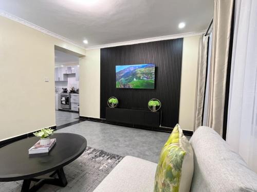 Naka Tranquil Suite with Ample Secure Parking