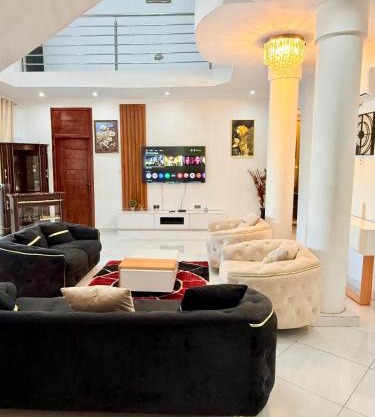 Nanani Luxury Villa - 4 Bedrooms