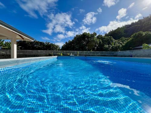 Nanihi Villa - 5 min airport, Wifi, AC & Pool