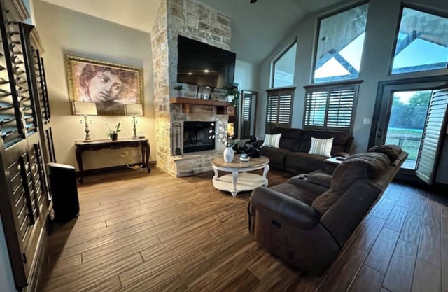 Nasworthy Rustic Home