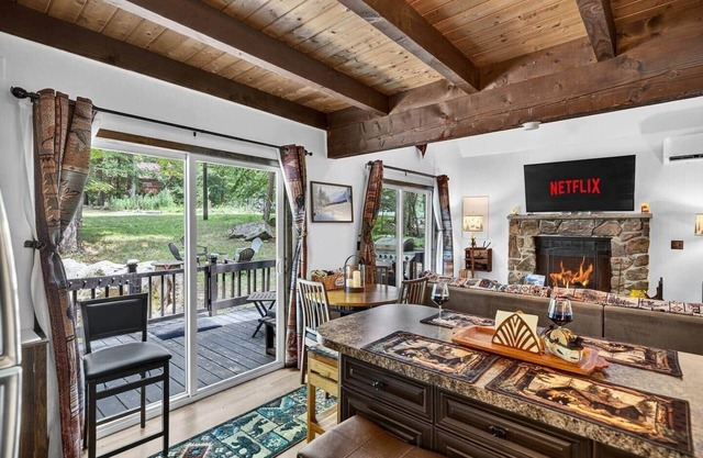 National Harvest Fest Oct 7-8&14-15th Hideout Pocono Chalet Free Parking&Coffee!