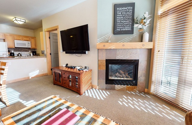Natural Light & Updated. Quiet Area, Pool & Hot Tub On-site. Near Bike Trails