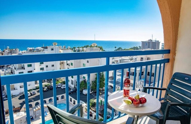 Navarria Hotel