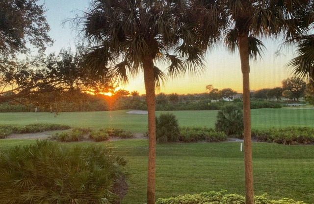 Near Beaches, shopping and restaurants