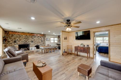 Near Blue Mountain Lake and ATV Trails Cabin Escape