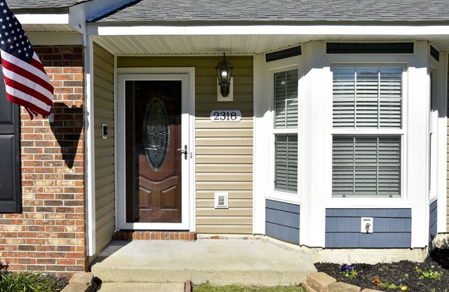 Near Camp LeJeune main gate, Sleeps 6-7