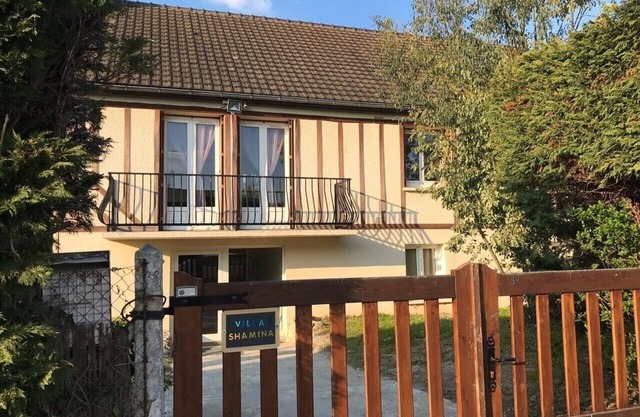 Near Deauville-Villa-Heated Pool and Sauna