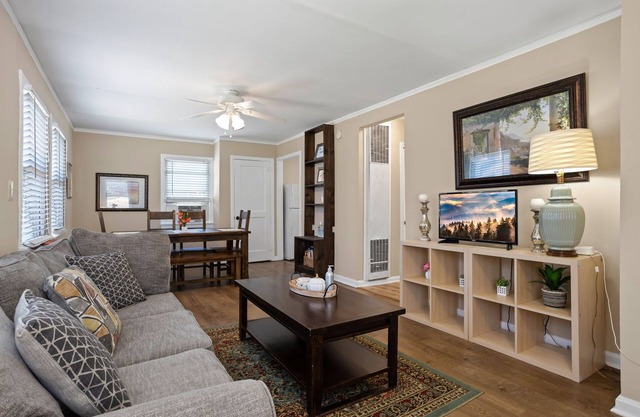 Near Downtown Greenville - 1 Bed Minutes to Everything! Pet Friendly
