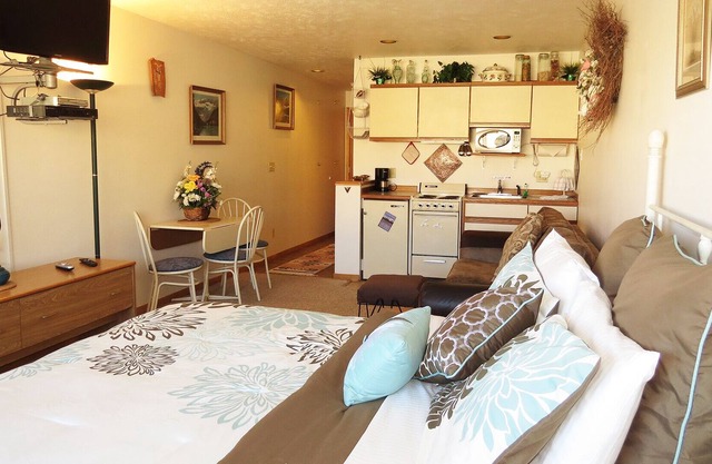 Near Frisco Main St. Walk to Dining, Shops, Events. Easy Drive to Activities
