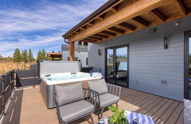 Near Old Bend, Hot Tub | 2 Units - Family | Aerie