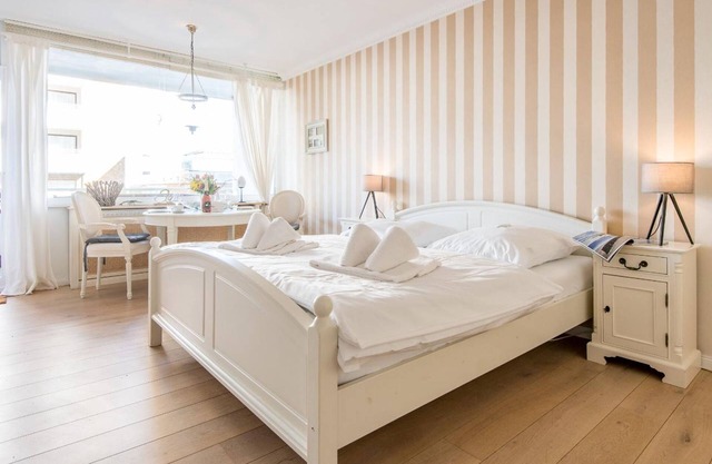 near the beach Comfortable. west balcony. - Object ID: HBH/02 - House Blanker Hans