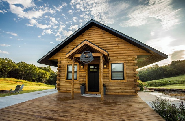 Near the BuffaloNational River—2 bedroom, 2 bath cabin in Jasper, Arkansas