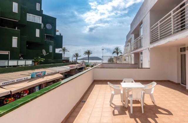 Neighbours Beach by Interhome