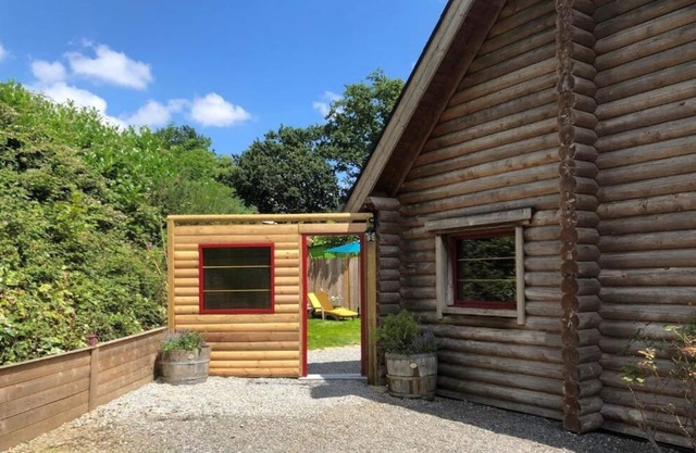 Neizhig Koad Petit Nid en Bois