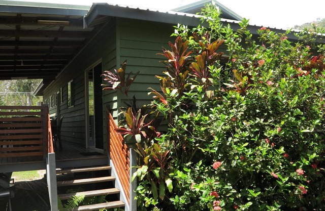 Nelly Bay 47 - Leafy island oasis next to the National Park and 500m to the water's edge