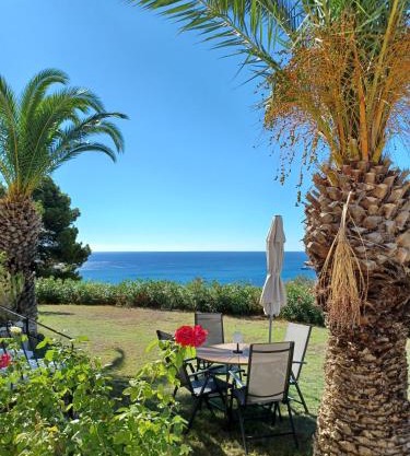 Nerissa bungalow 2, two bedroom house with sea view