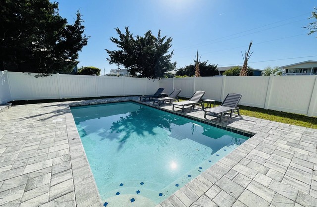 NEW| 100 steps to beach| Private Pool! Luxury Home| Near Pier