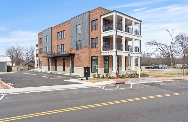 New! 1BR 1BA Apt in Downtown Historic Arlington Depot Square, Large Balcony