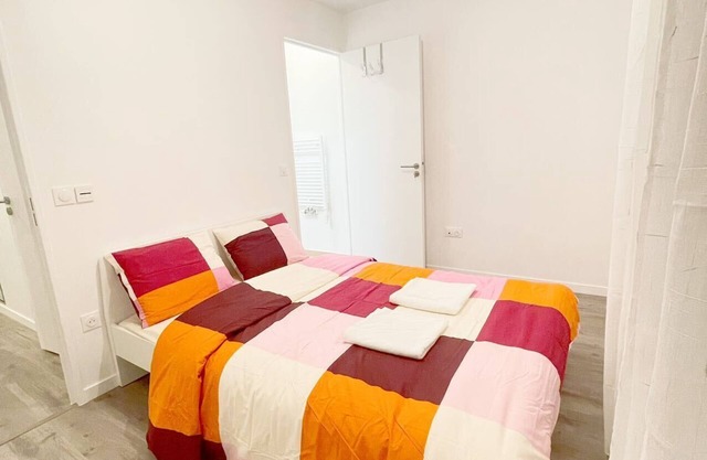 NEW : - 20%, 8/6/4 passengers, Free Parking