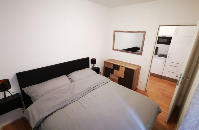 New 43m2 stylish apartment - in 15min direct to city center