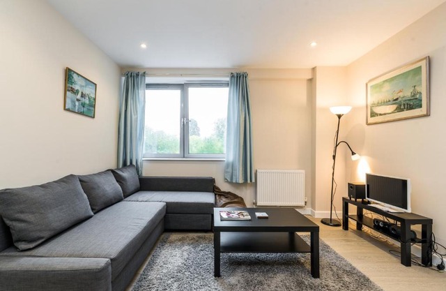 NEW Amazing 2 Bedroom Flat in New Barnet