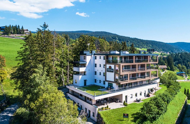 New apartment hotel in Avelengo near Merano, South Tyrol, with breakfast and wellness