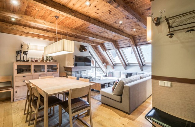 New ARTIC by Totiaran, at the foot of the slopes, 13 p, 5 bedrooms in Val de Ruda