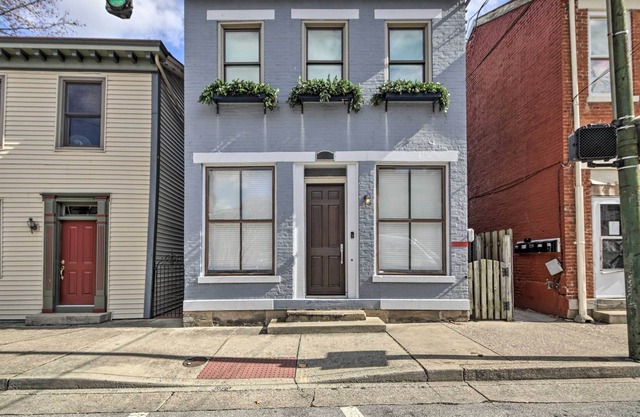 NEW! Beautiful Apt in the Heart of Mainstrasse!