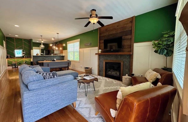 NEW: Byrd Bungalow - EPIC Views - Discover Luxury!