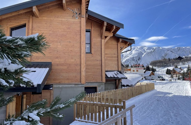 New chalet petite ourse in the center of town 105sqm