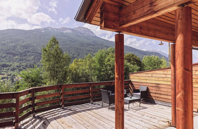 *NEW* Chez Chiara, a cosy 3 bedroom chalet for 7 guests with spectacular views