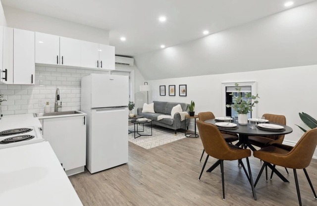 *New! Collingwood Boutique Suites - Unit C
