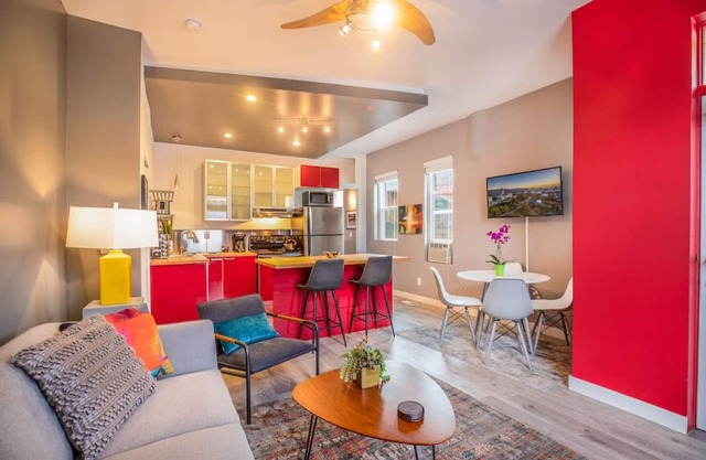 New Contemporary, Historical Unit from 5 Star Host