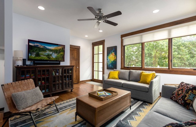 New downtown Whitefish listing - New furniture - AC - walk to everything - close to Whitefish river