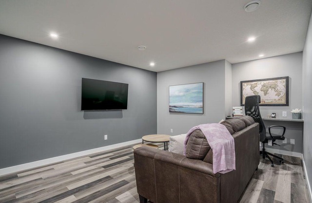 New Entire Basement/King Bed/AC/Mountains and YYC