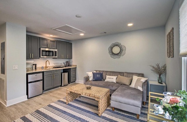 NEW! Fully Renovated 2 Bed 2 Bath Apartment in Downtown Beaufort