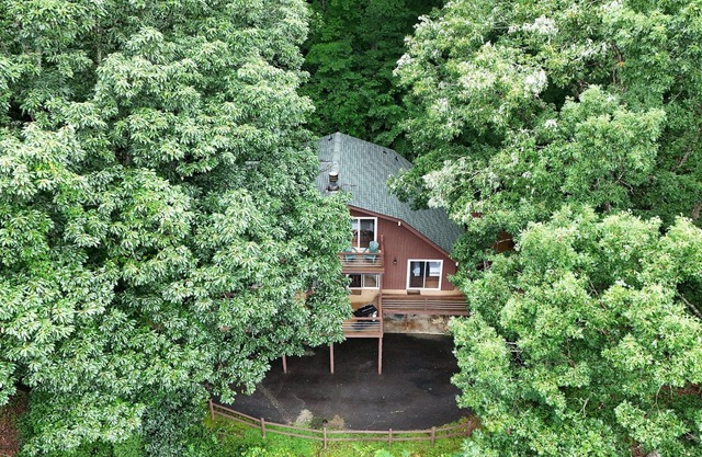 *New | Golf Course + Mountain Views | Hot Tub | Minutes to everything!