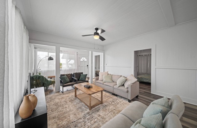 ~NEW~ Hilo Bay Hideaway – 15 min Walk to Beach