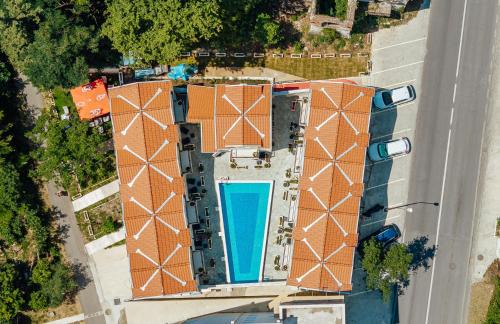 *NEW IN 2025* - Hotel Subra Atrium