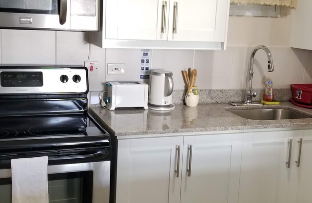 New Kingston Guest Apt at Kingsway